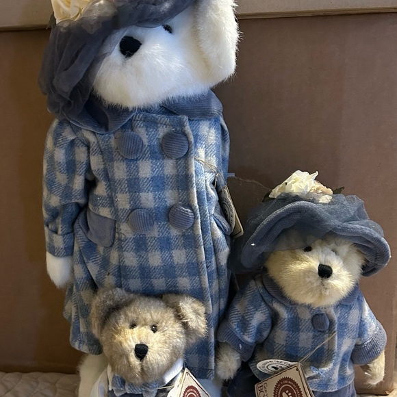 Boyds Collection T.J.'s Best Dressed Box - Picture 2 of 14